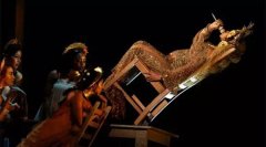 让整个造型又镀上了一层母性的光辉