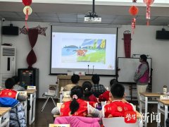 <strong>在老师与党员志愿者的指</strong>