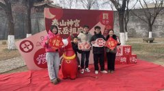 让游客在游览古迹、感受