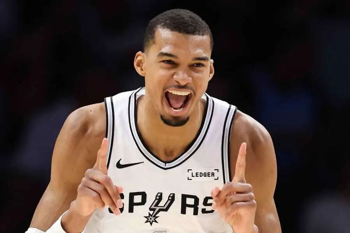 文班亚马41+16率队九连胜，挑战MVP传统标准