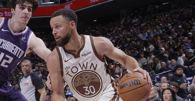 库里复出首战11分超越邓肯 勇士客场告负两连败