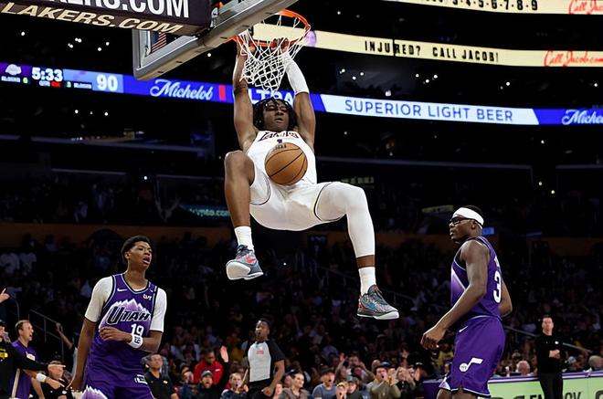 湖人轻取爵士蒂罗首秀惊艳展现天赋潜力