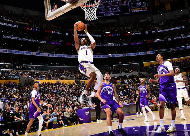 湖人轻取爵士蒂罗首秀惊艳展现天赋潜力